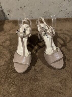 Anne Klein Champagne Vita T-Strap Block Heels - Size 10M